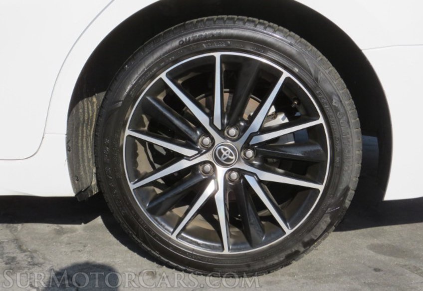 2021 Toyota Camry - Image 11