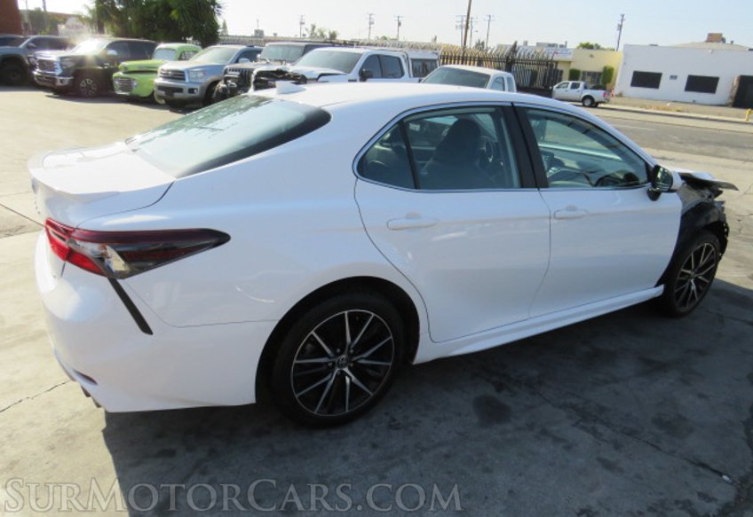 2021 Toyota Camry - Image 8