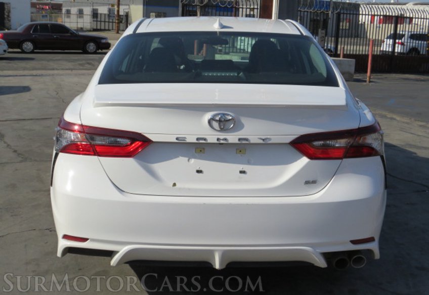 2021 Toyota Camry - Image 12