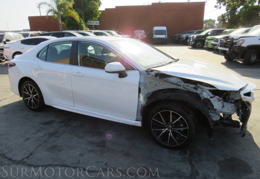 2021 Toyota Camry - Image 4