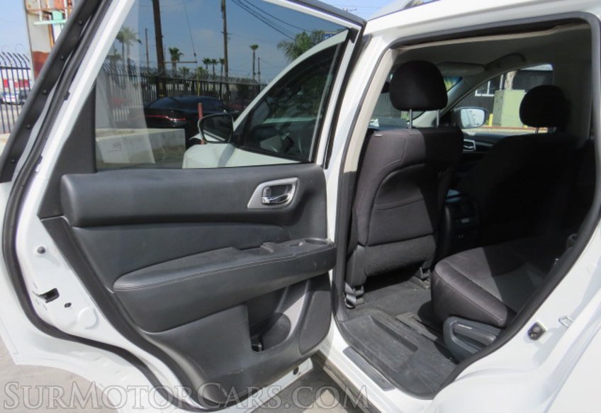 2020 Nissan Pathfinder - Image 27