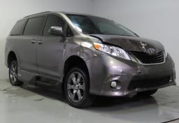 Thumbnail of 2015 Toyota Sienna