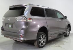 Thumbnail of 2015 Toyota Sienna