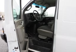 2019 Chevrolet Express Cargo Van - Image 33