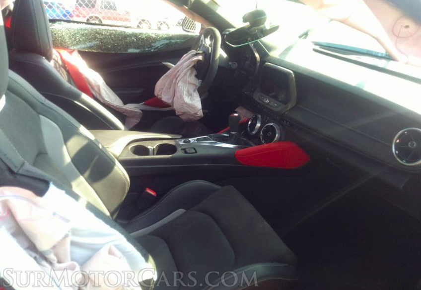 2022 Chevrolet Camaro - Image 5