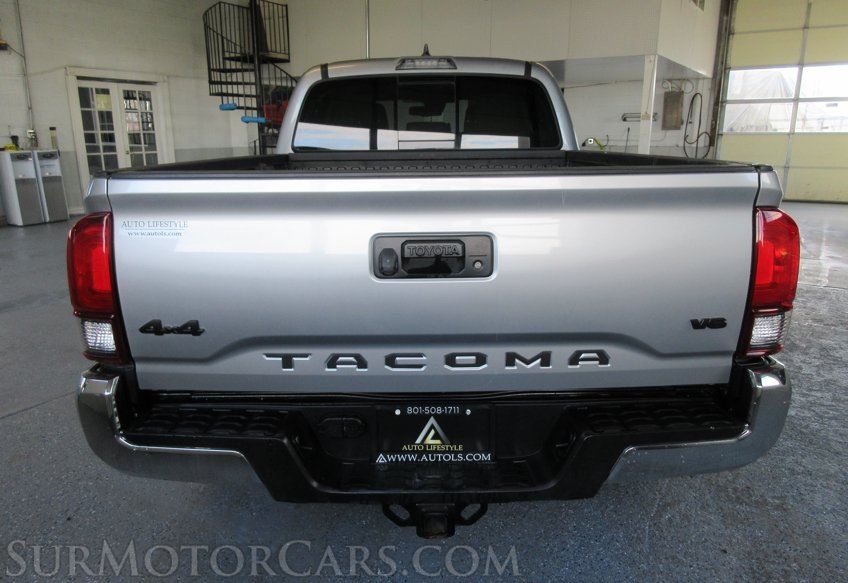 2018 Toyota Tacoma - Image 12