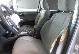 2018 Toyota Tacoma - Image 29