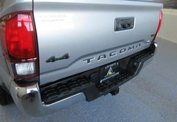 2018 Toyota Tacoma - Image 21