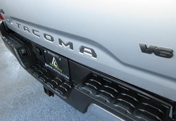 2018 Toyota Tacoma - Image 26