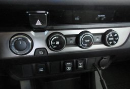 2018 Toyota Tacoma - Image 44