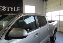 2018 Toyota Tacoma - Image 14