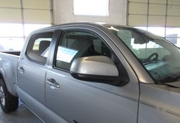 2018 Toyota Tacoma - Image 13