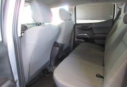 2018 Toyota Tacoma - Image 32