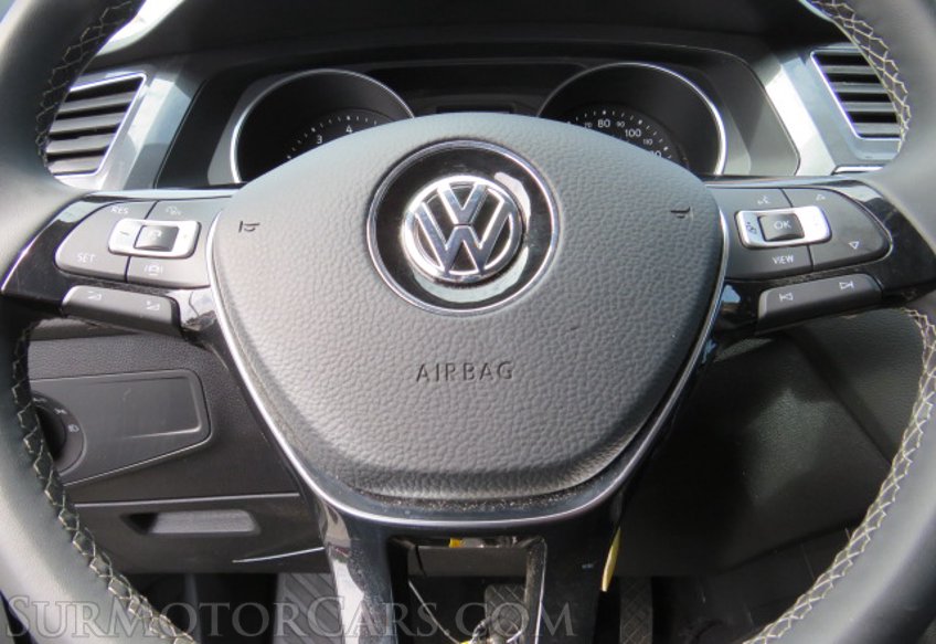 2021 Volkswagen Tiguan - Image 32