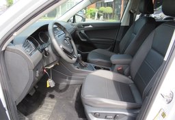 2021 Volkswagen Tiguan - Image 25