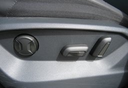 2021 Volkswagen Tiguan - Image 37