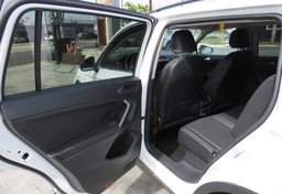 2021 Volkswagen Tiguan - Image 21