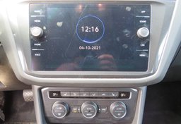 2021 Volkswagen Tiguan - Image 40