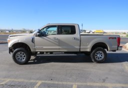 2017 Ford Super Duty F-350 SRW - Image 9