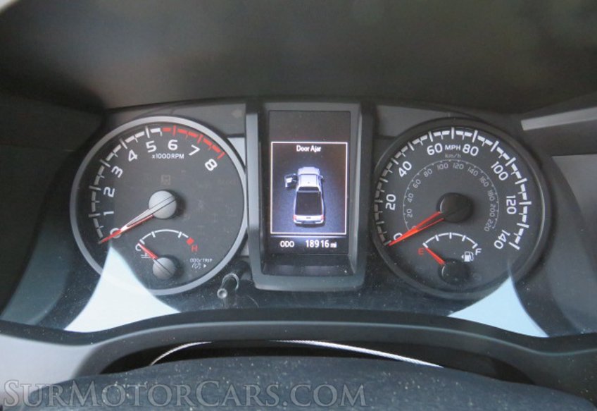 2020 Toyota Tacoma - Image 24