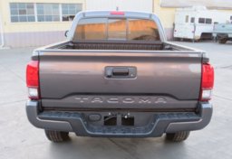 2020 Toyota Tacoma - Image 12