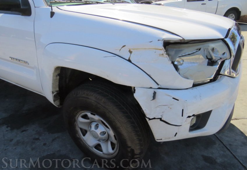 2014 Toyota Tacoma - Image 12