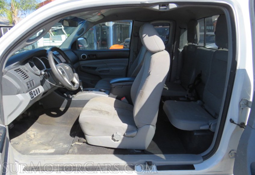 2014 Toyota Tacoma - Image 29