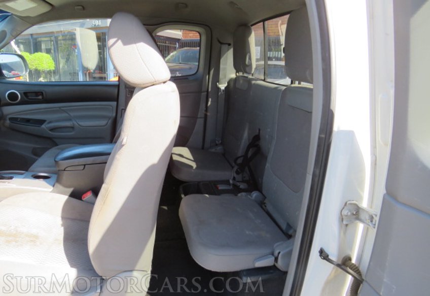 2014 Toyota Tacoma - Image 31