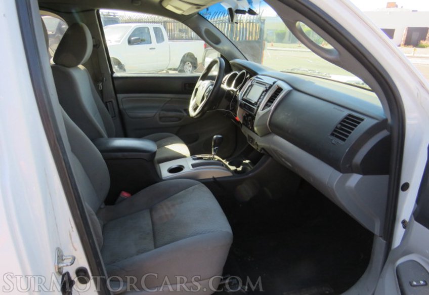 2014 Toyota Tacoma - Image 24