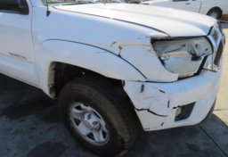 2014 Toyota Tacoma - Image 12