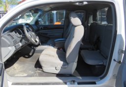 2014 Toyota Tacoma - Image 29