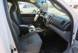 2014 Toyota Tacoma - Image 24