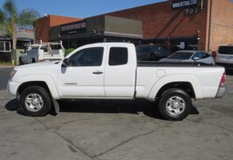 2014 Toyota Tacoma - Image 5