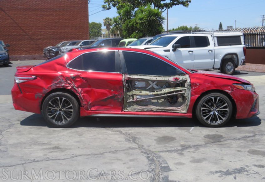 2020 Toyota Camry - Image 12