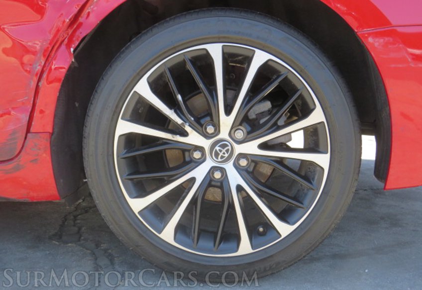 2020 Toyota Camry - Image 16