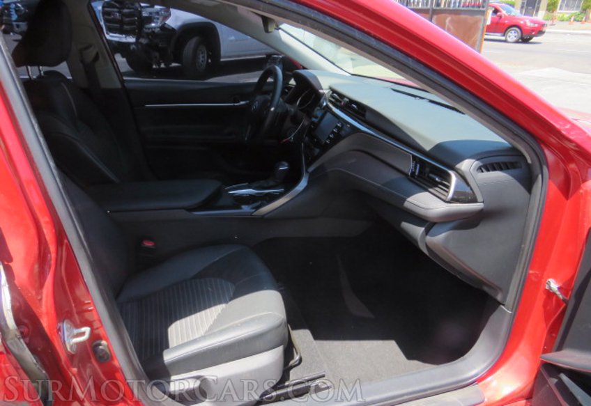 2020 Toyota Camry - Image 25