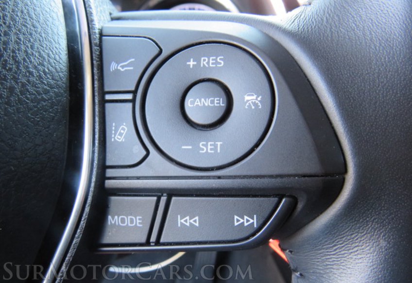 2020 Toyota Camry - Image 31