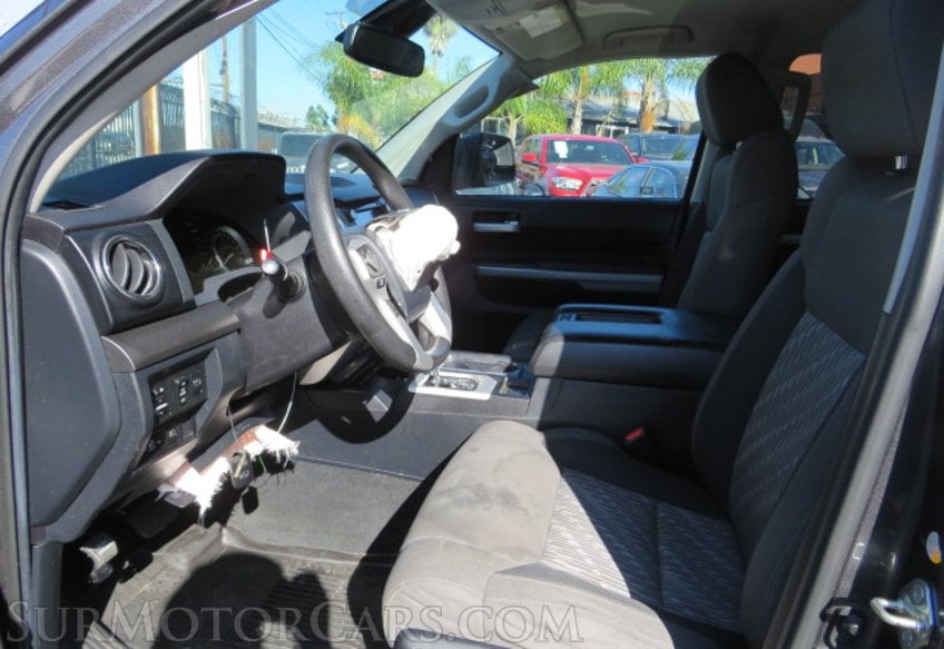 2020 Toyota Tundra - Image 29