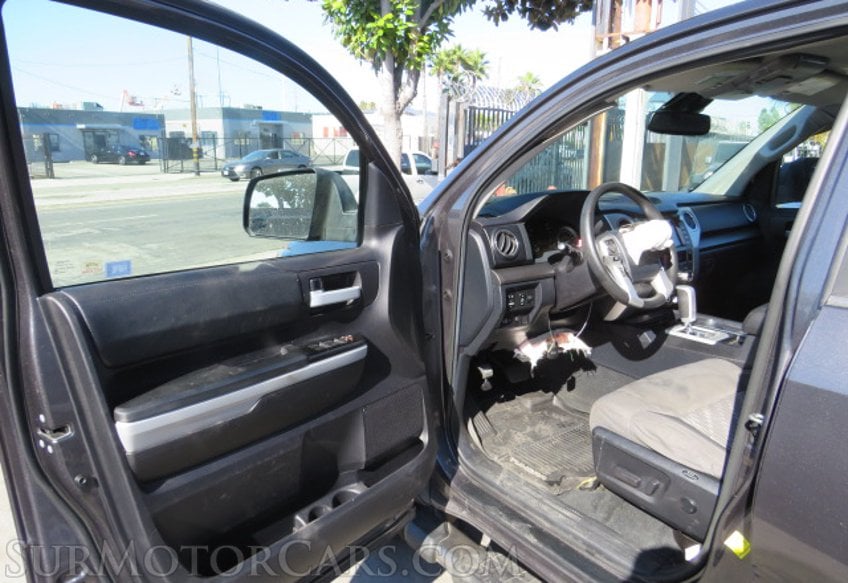 2020 Toyota Tundra - Image 23