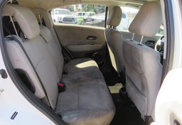 2017 Honda HR-V - Image 28