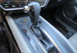 2017 Honda HR-V - Image 37