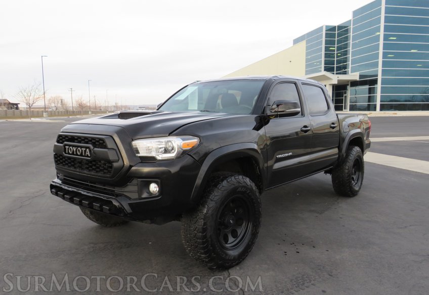 2016 Toyota Tacoma - Image 4