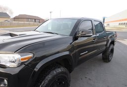 2016 Toyota Tacoma - Image 18