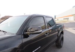 2016 Toyota Tacoma - Image 16