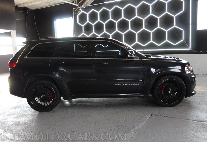 2014 Jeep Grand Cherokee 4x4 SRT - Image 11