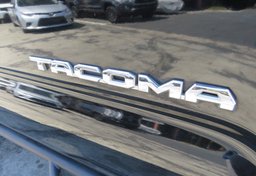 2016 Toyota Tacoma - Image 21