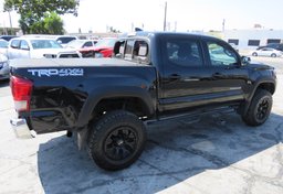 2016 Toyota Tacoma - Image 5