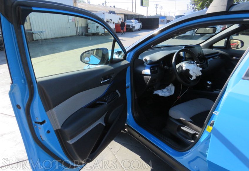 2019 Toyota C-HR - Image 19