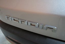 2018 GMC Acadia - Image 16