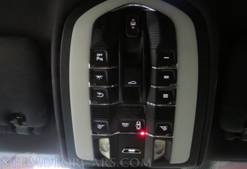 2018 Porsche Cayenne - Image 32